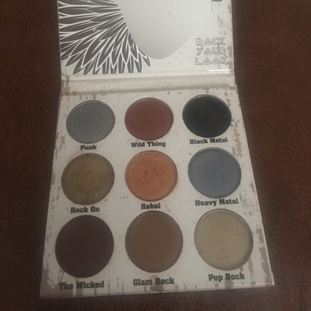Metallic eyeshadow palette